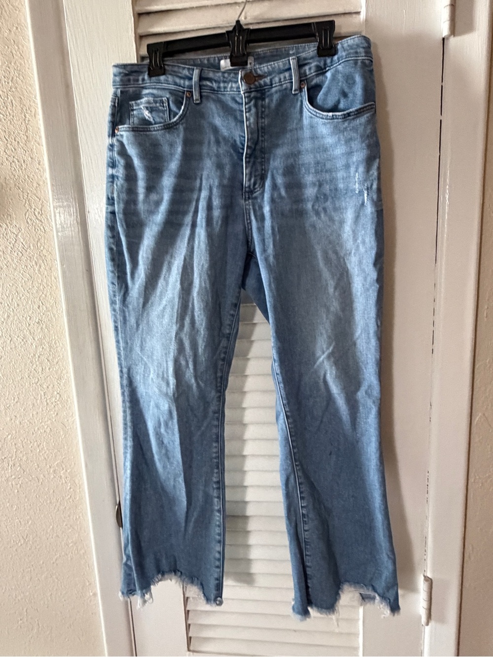 Ann Taylor LOFT Curvy Destructed High Waist Slim Pocket Flare Crop Jeans - Picture 5 of 12